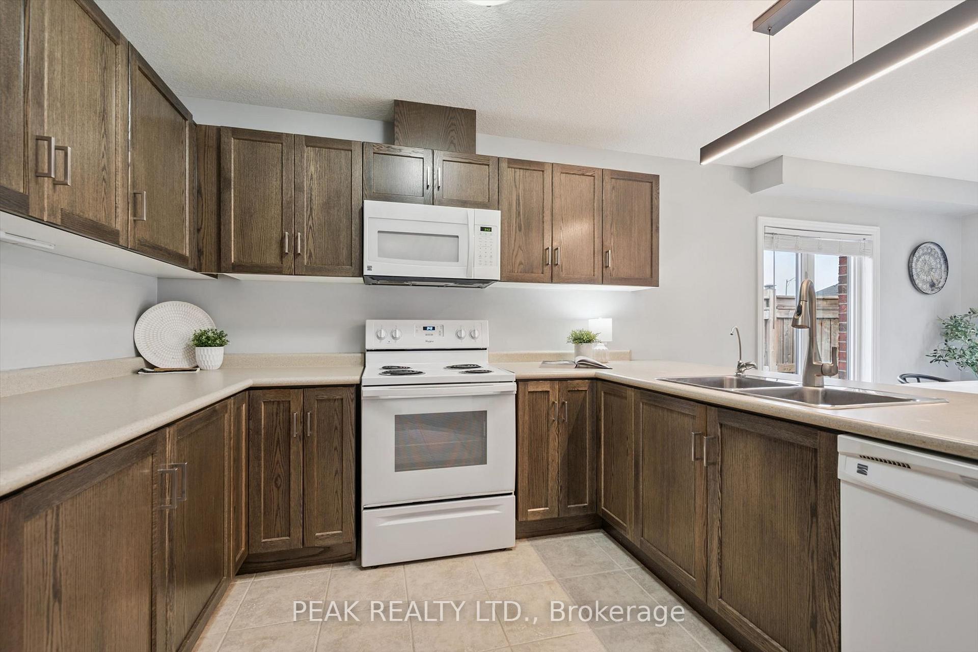 Photo 8 of 335 Finoro Crescent, Woolwich, Elmira — HOMEH
