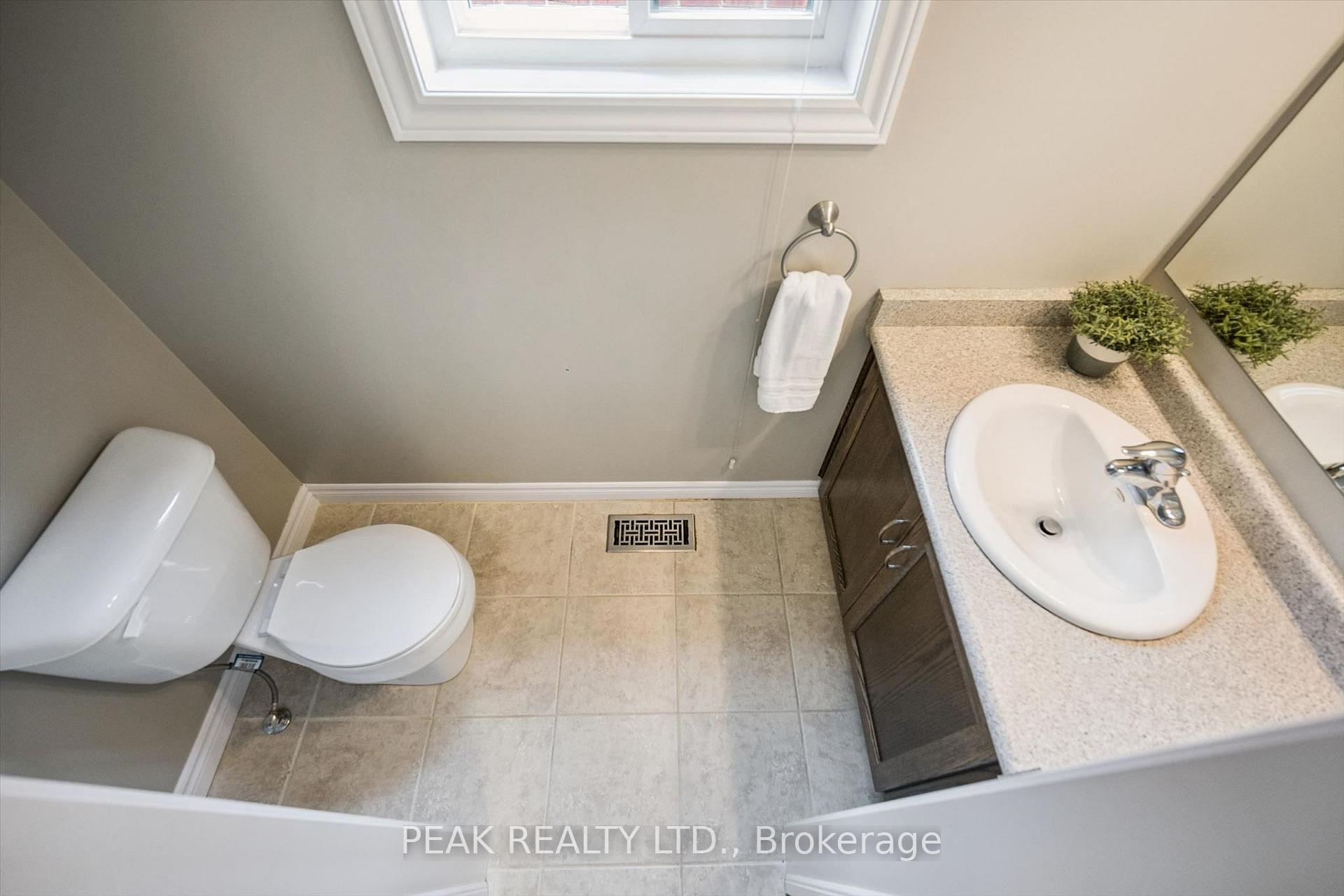 Photo 20 of 335 Finoro Crescent, Woolwich, Elmira — HOMEH