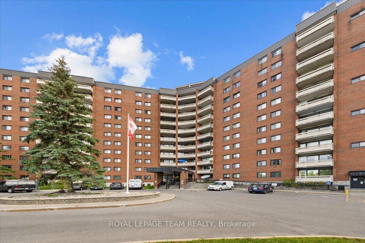 Photo of Unit 412, 3100 Carling Avenue