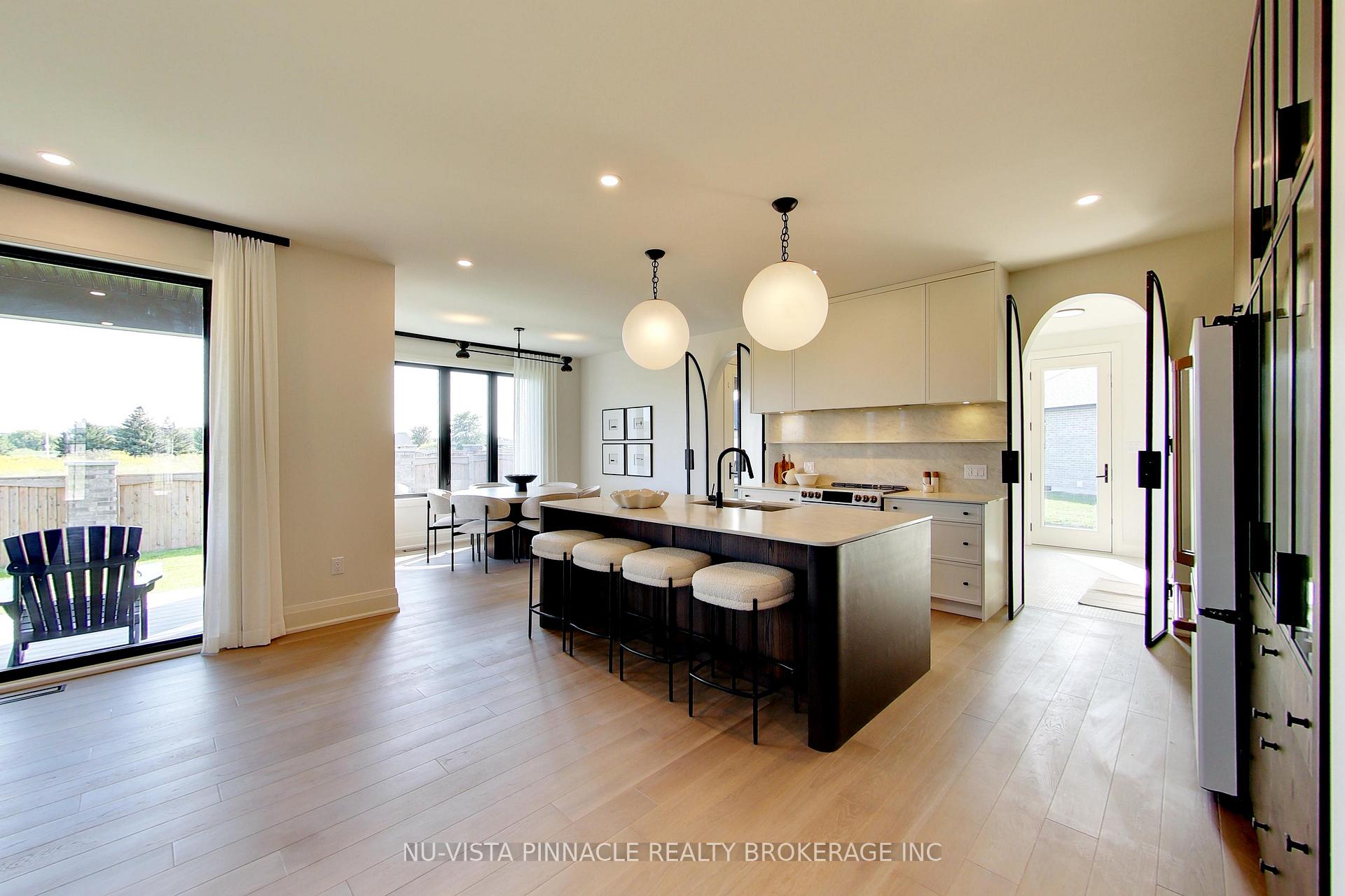Photo 11 of 1643 Upper West Avenue, London, South B — HOMEH