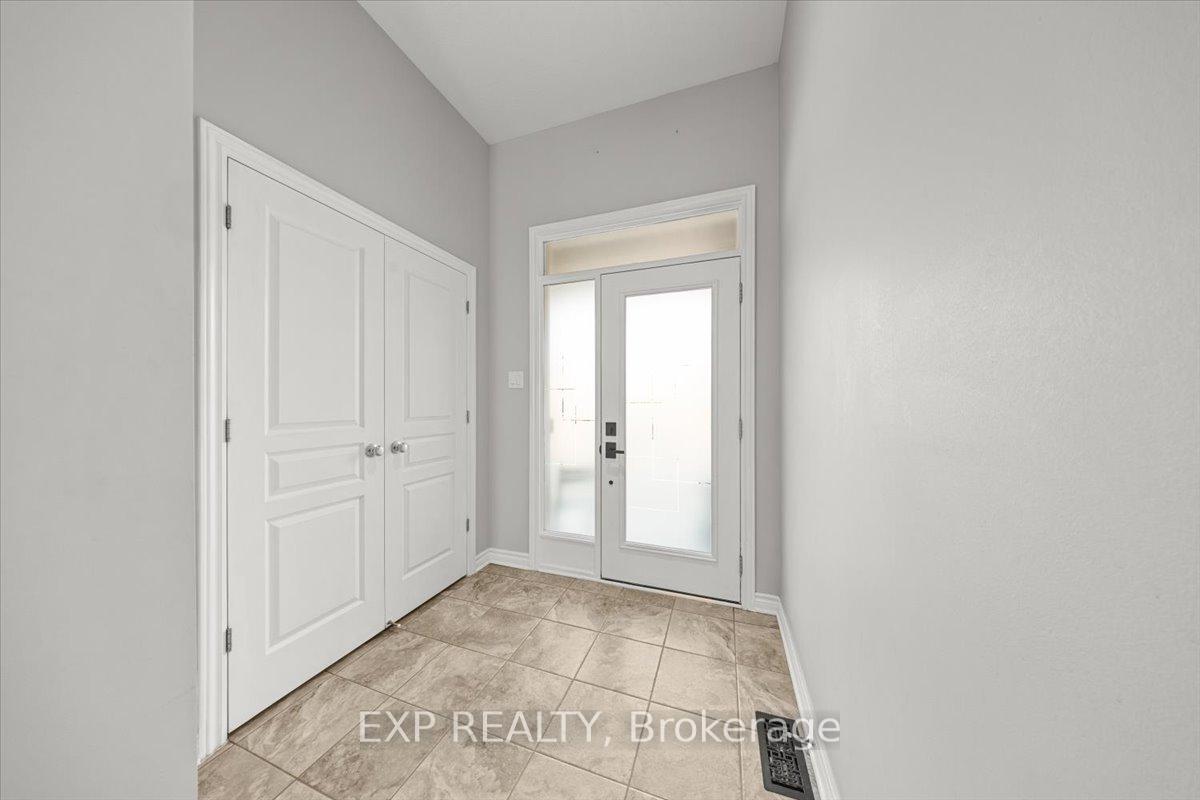 Photo 4 of 255 Shinleaf Crescent, Ottawa, Mer Bleue/Bradley Estates/Anderson Park — HOMEH