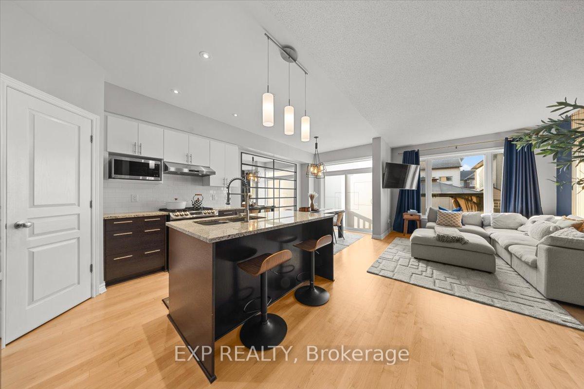 Photo 12 of 255 Shinleaf Crescent, Ottawa, Mer Bleue/Bradley Estates/Anderson Park — HOMEH