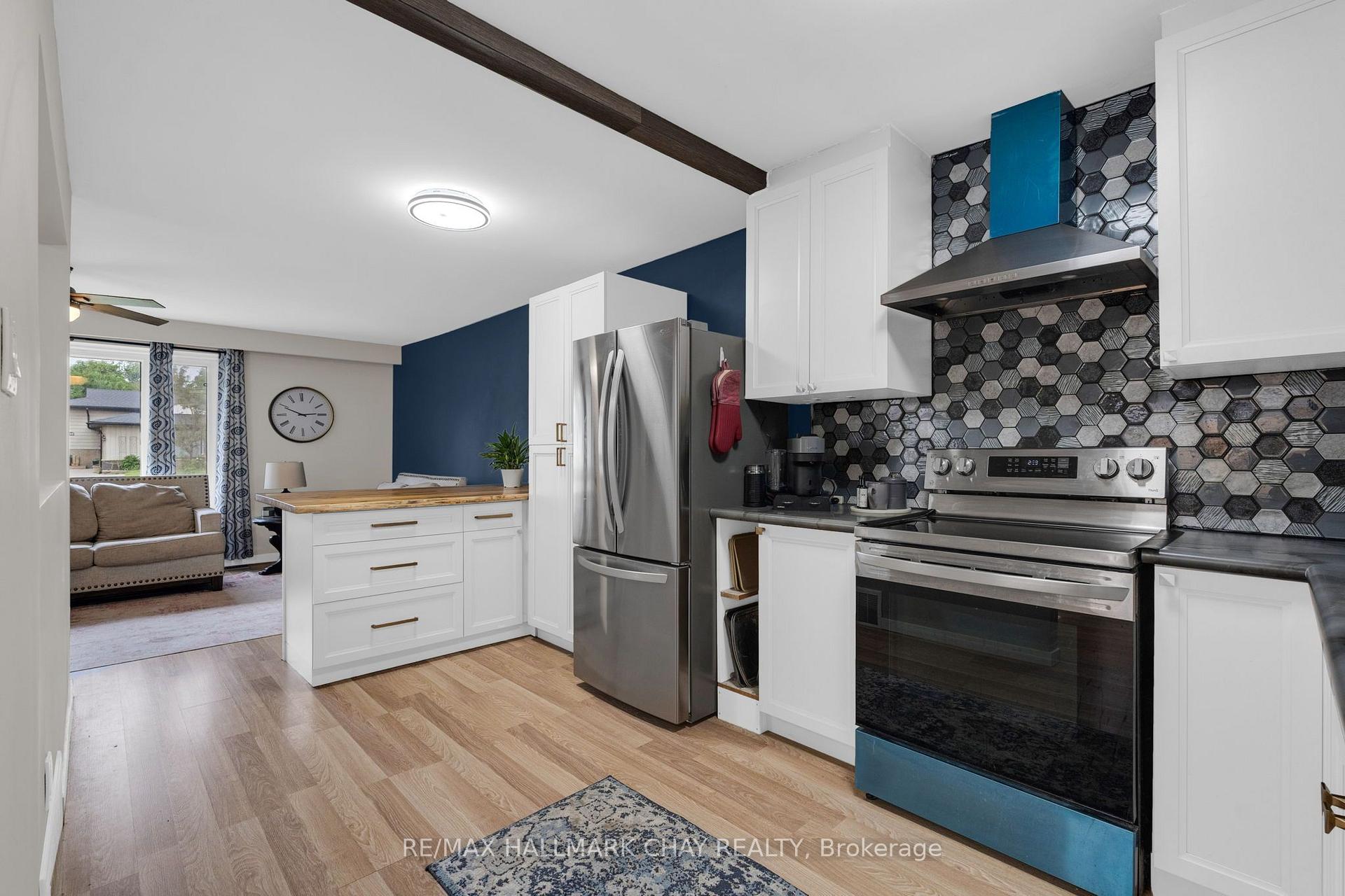Photo 14 of 109 Daphne Crescent, Barrie, Cundles East — HOMEH