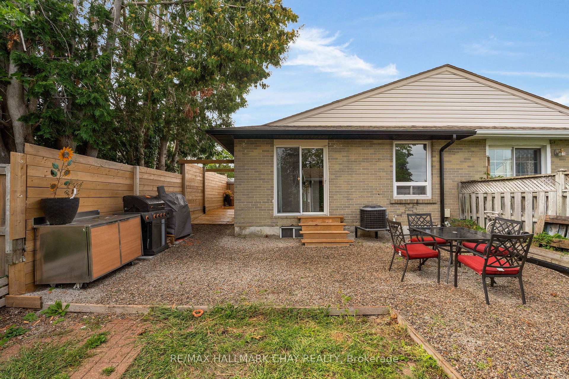 Photo 38 of 109 Daphne Crescent, Barrie, Cundles East — HOMEH