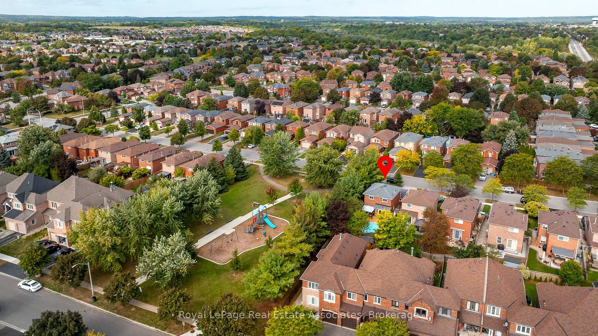 Photo 8 of 67 Smith Drive, Halton Hills, Georgetown — HOMEH