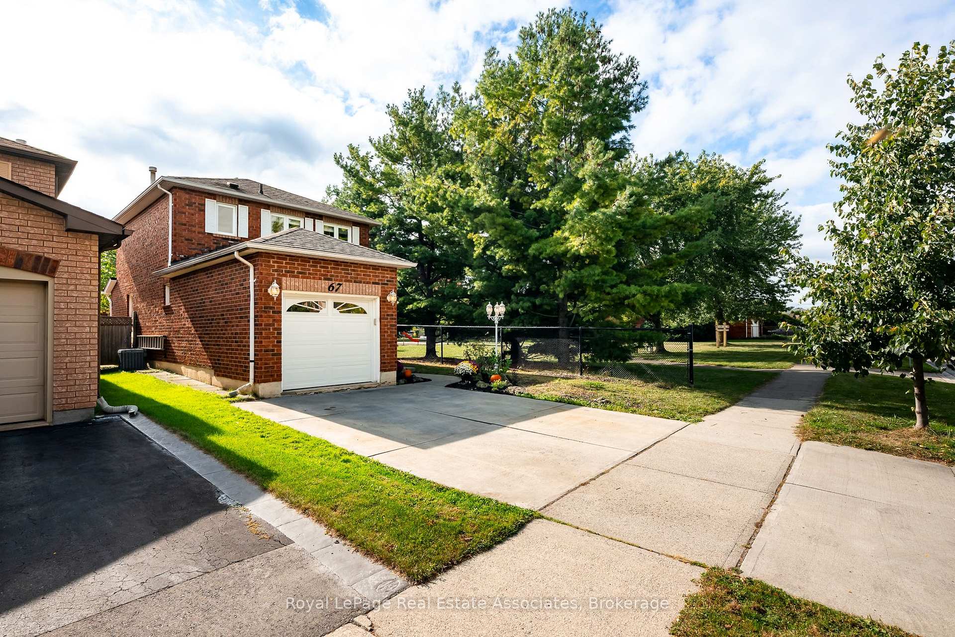 Photo 10 of 67 Smith Drive, Halton Hills, Georgetown — HOMEH