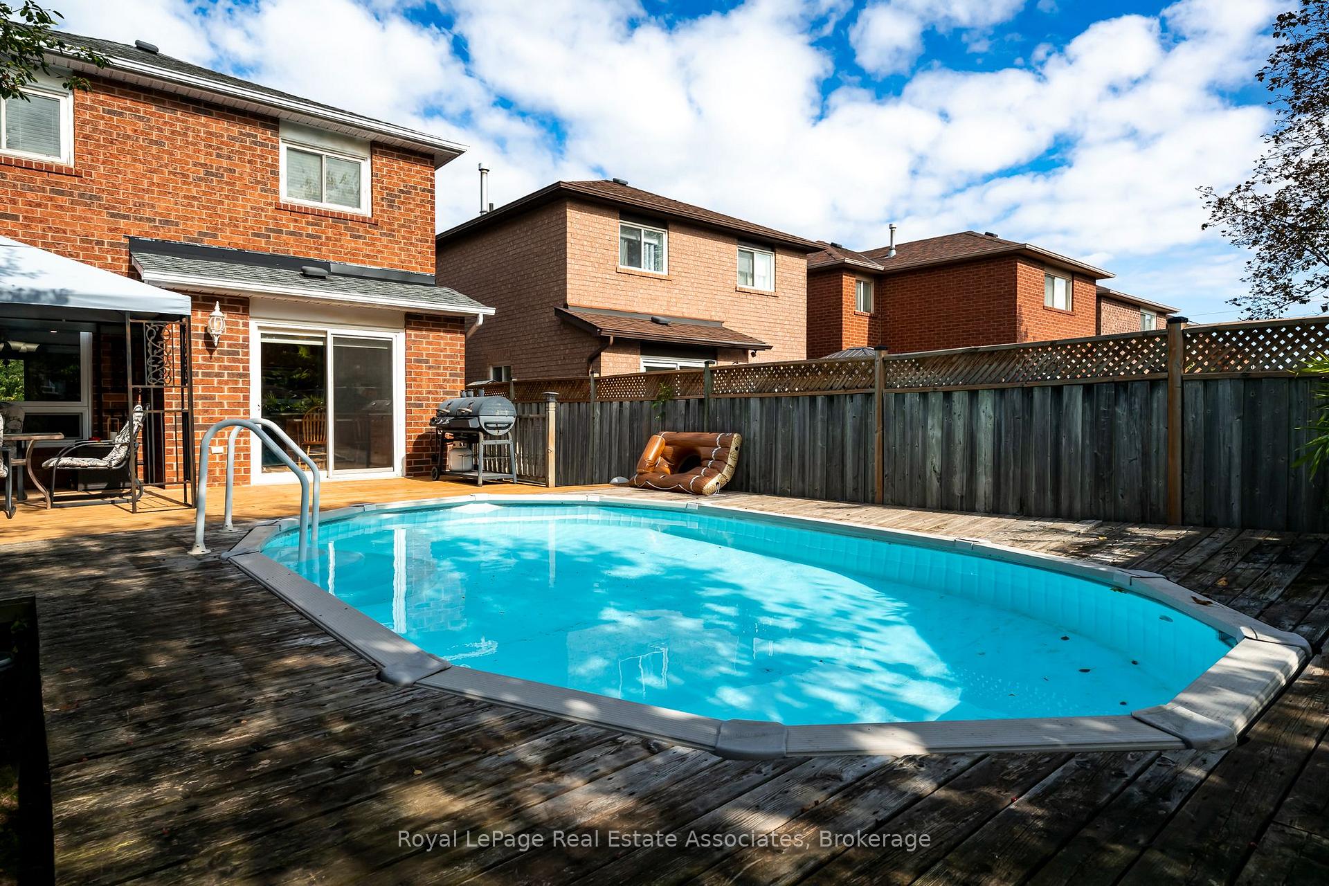 Photo 13 of 67 Smith Drive, Halton Hills, Georgetown — HOMEH