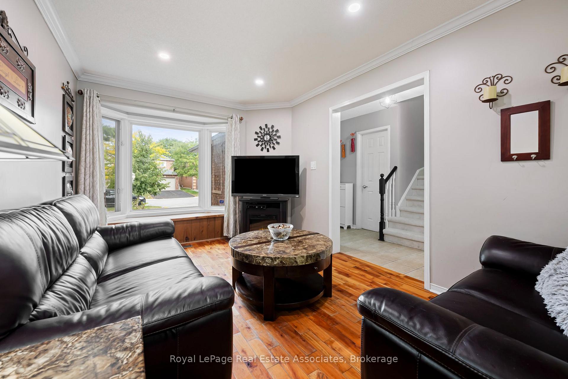 Photo 24 of 67 Smith Drive, Halton Hills, Georgetown — HOMEH