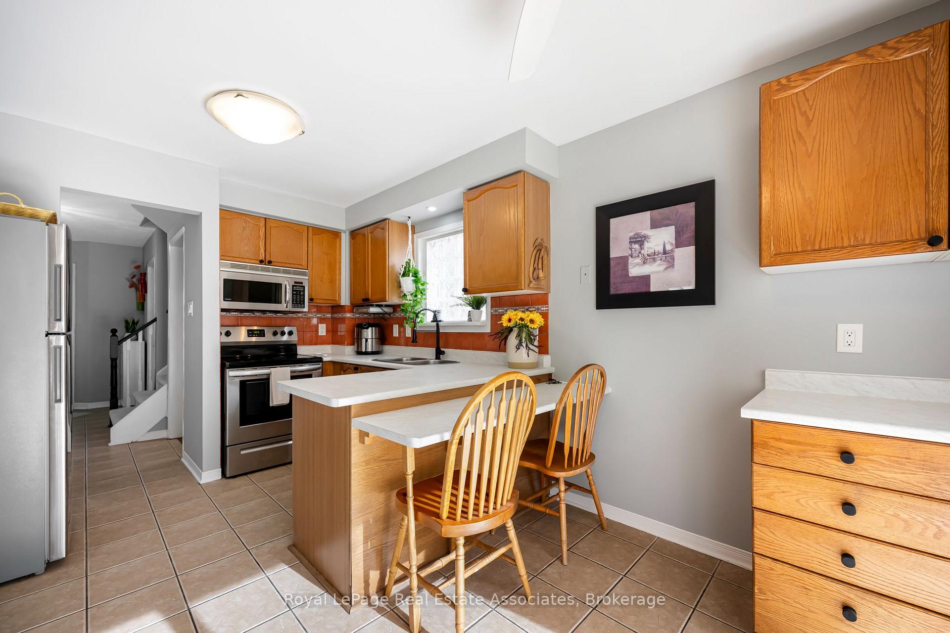 Photo 31 of 67 Smith Drive, Halton Hills, Georgetown — HOMEH