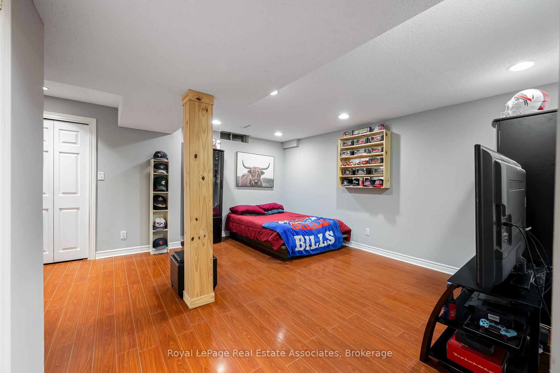 Photo 47 of 67 Smith Drive, Halton Hills, Georgetown — HOMEH