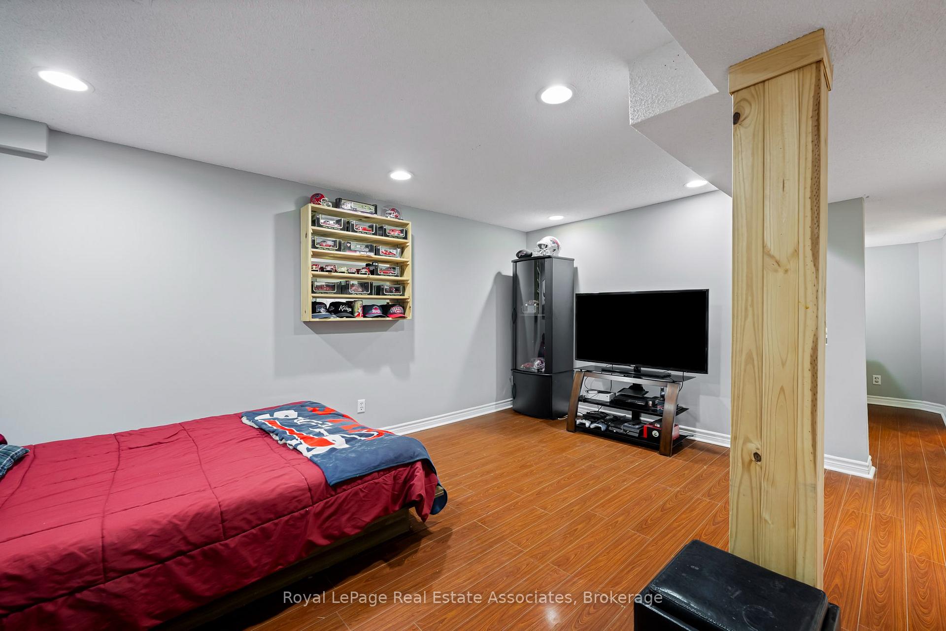 Photo 48 of 67 Smith Drive, Halton Hills, Georgetown — HOMEH