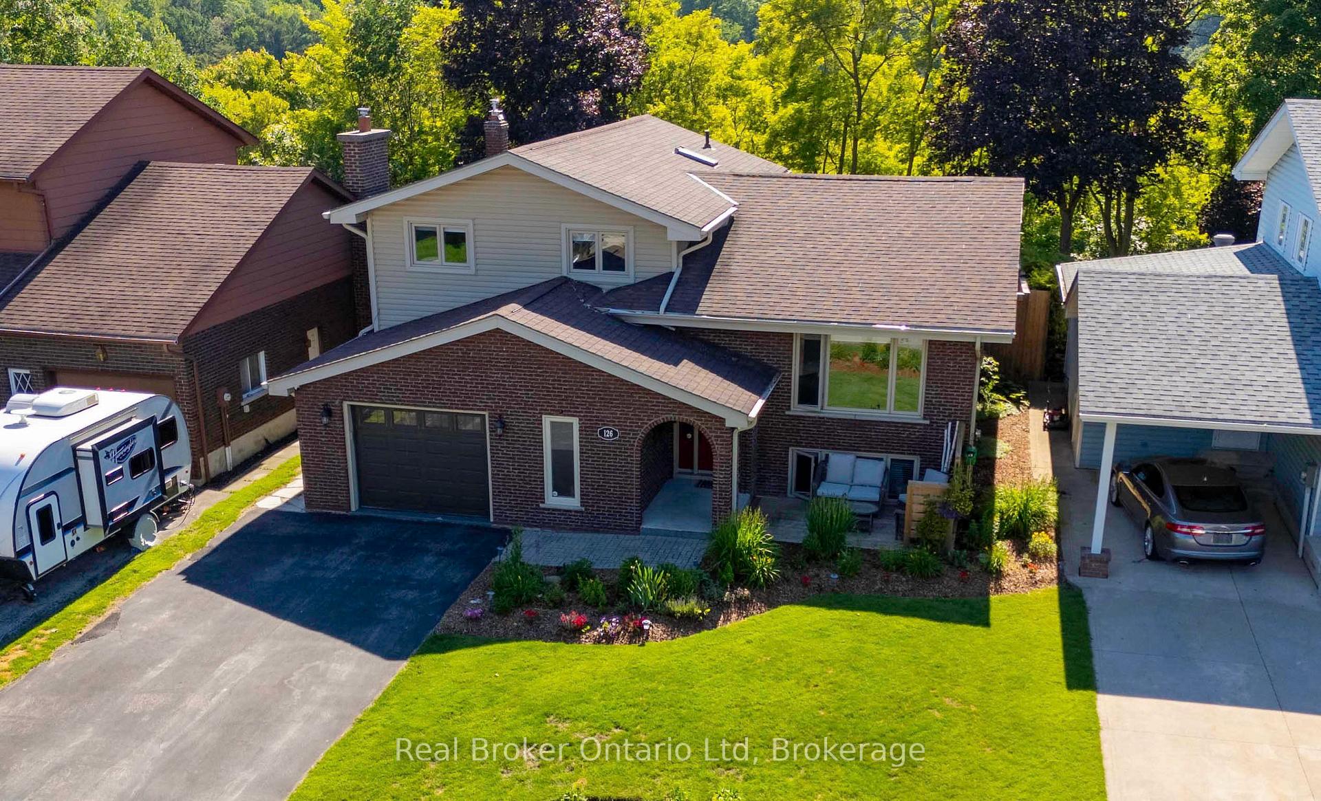 Photo 3 of 126 5th Avenue E, Owen Sound — HOMEH