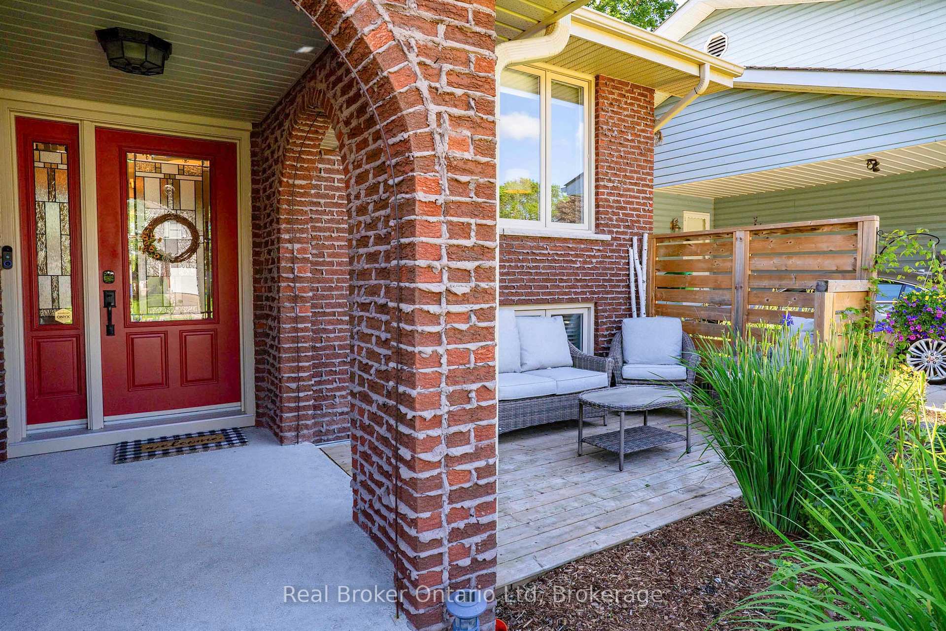 Photo 9 of 126 5th Avenue E, Owen Sound — HOMEH