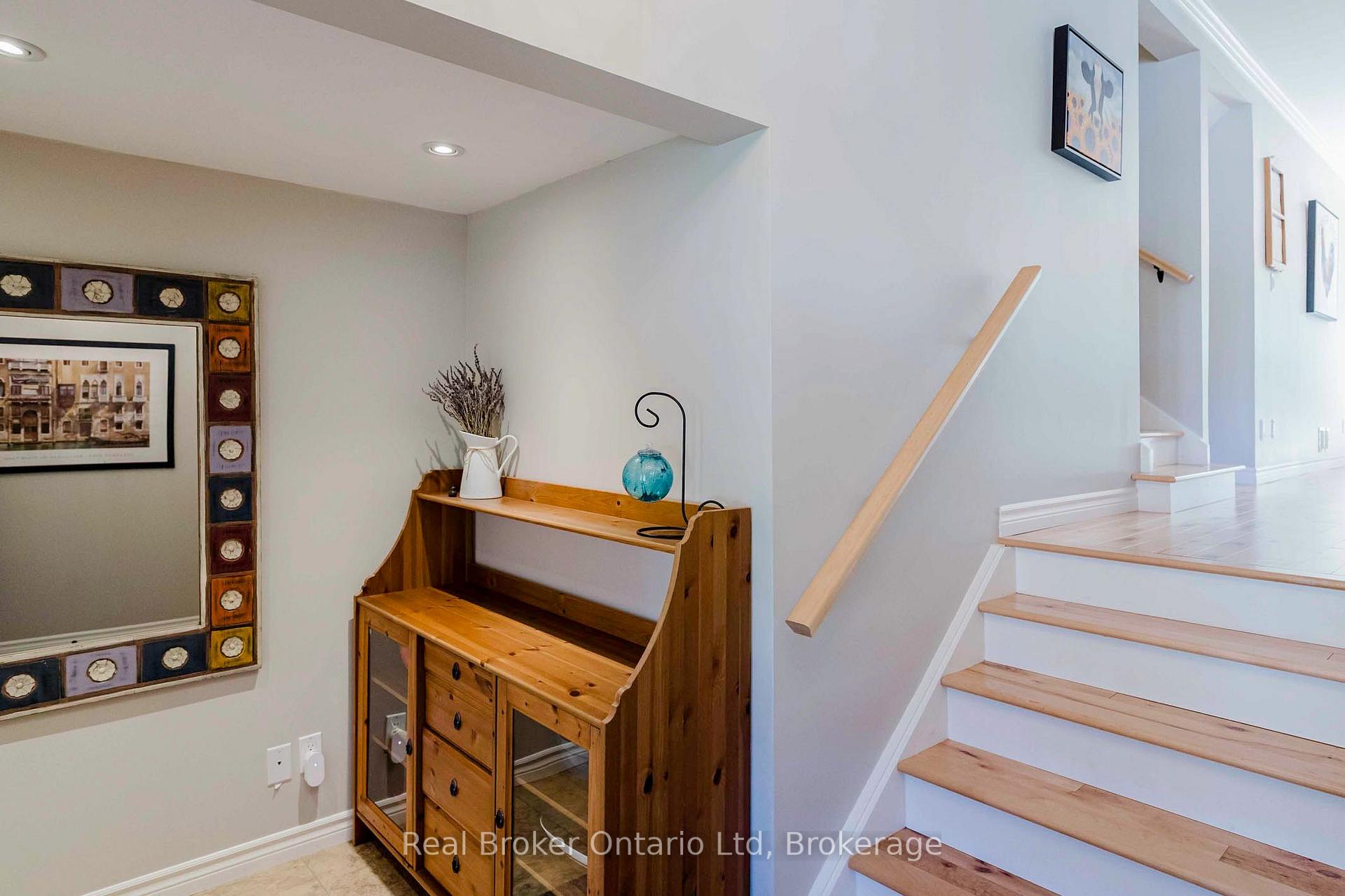 Photo 11 of 126 5th Avenue E, Owen Sound — HOMEH