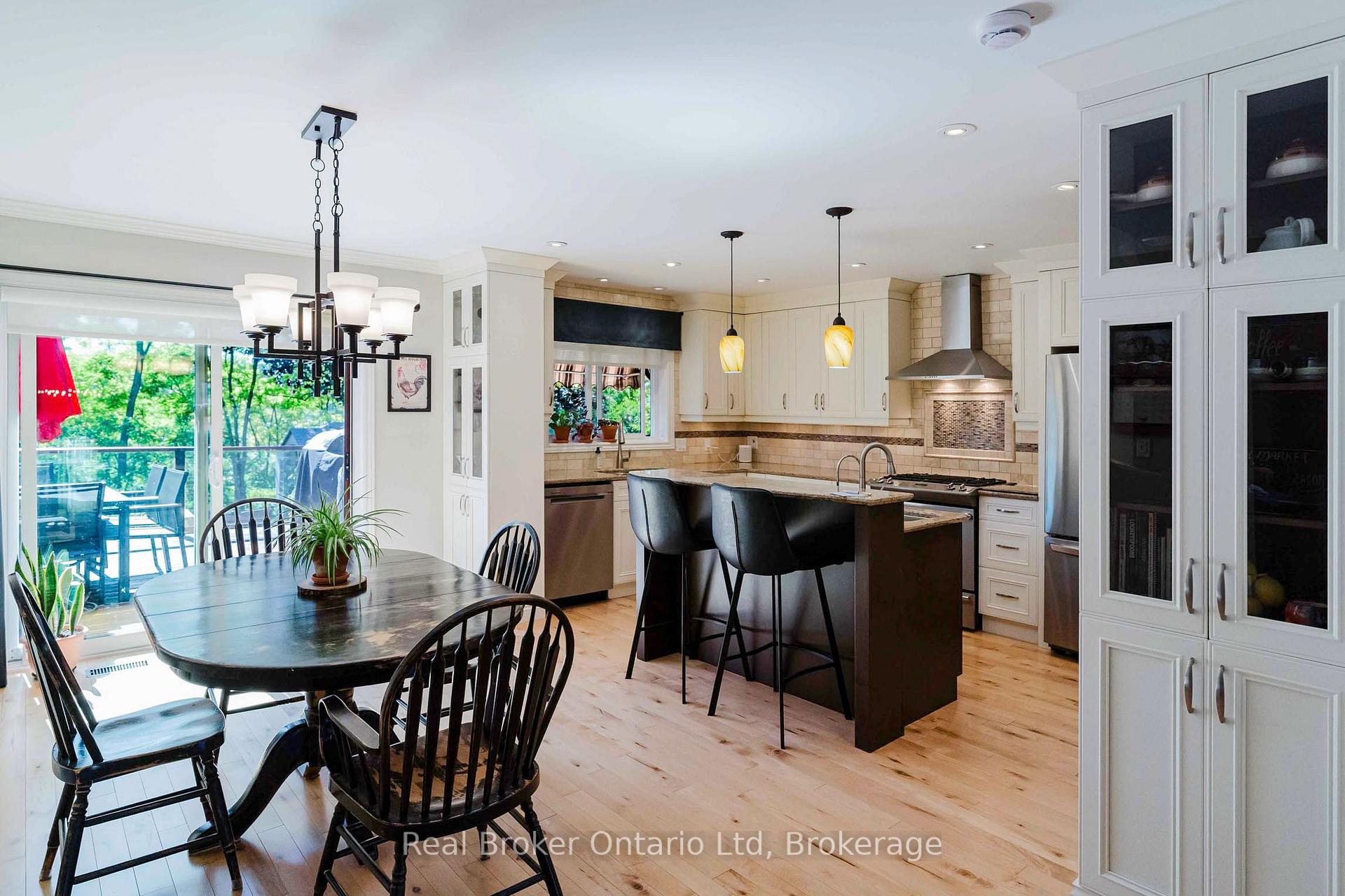 Photo 23 of 126 5th Avenue E, Owen Sound — HOMEH