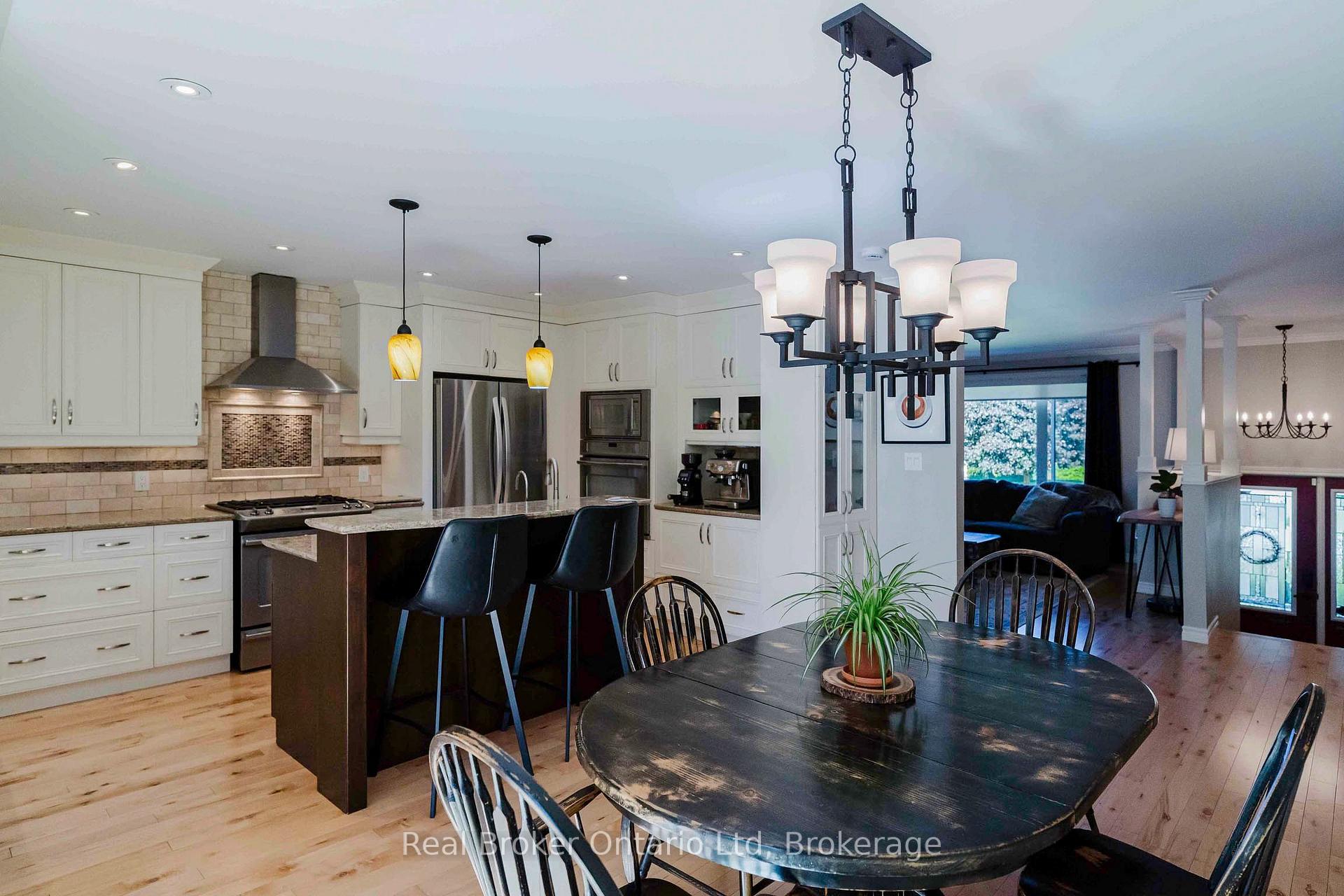 Photo 25 of 126 5th Avenue E, Owen Sound — HOMEH