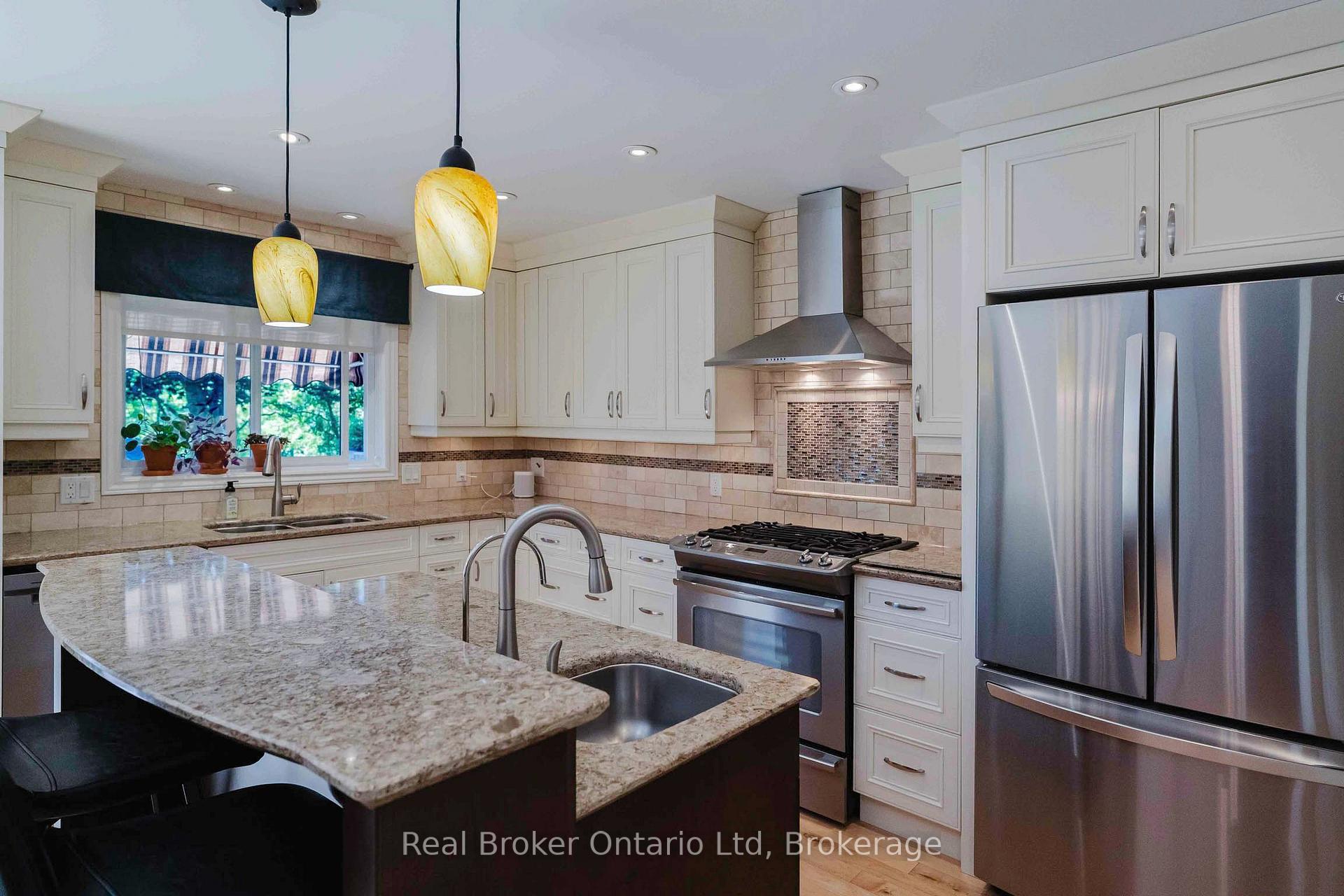 Photo 27 of 126 5th Avenue E, Owen Sound — HOMEH