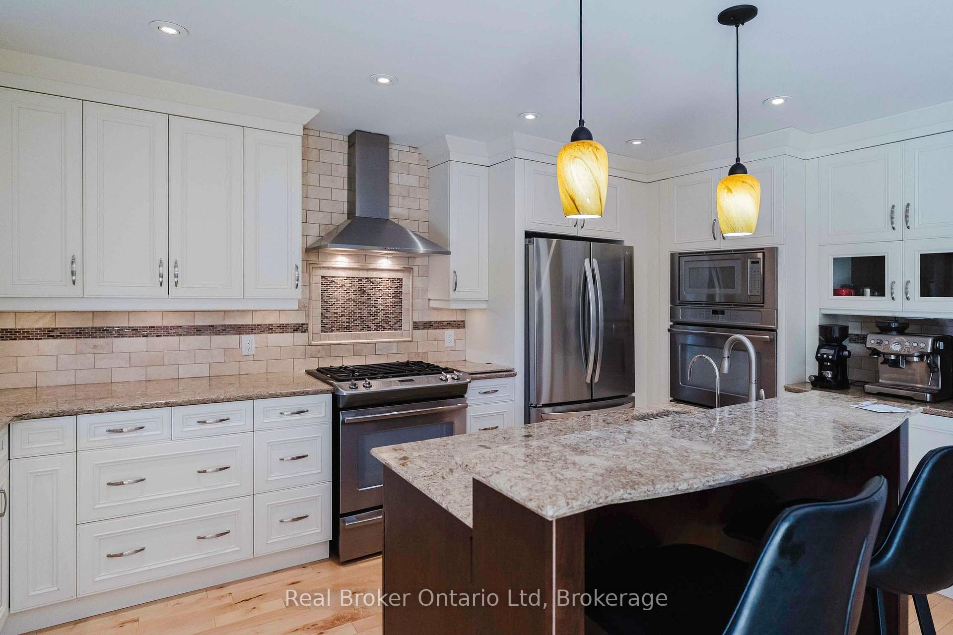 Photo 29 of 126 5th Avenue E, Owen Sound — HOMEH