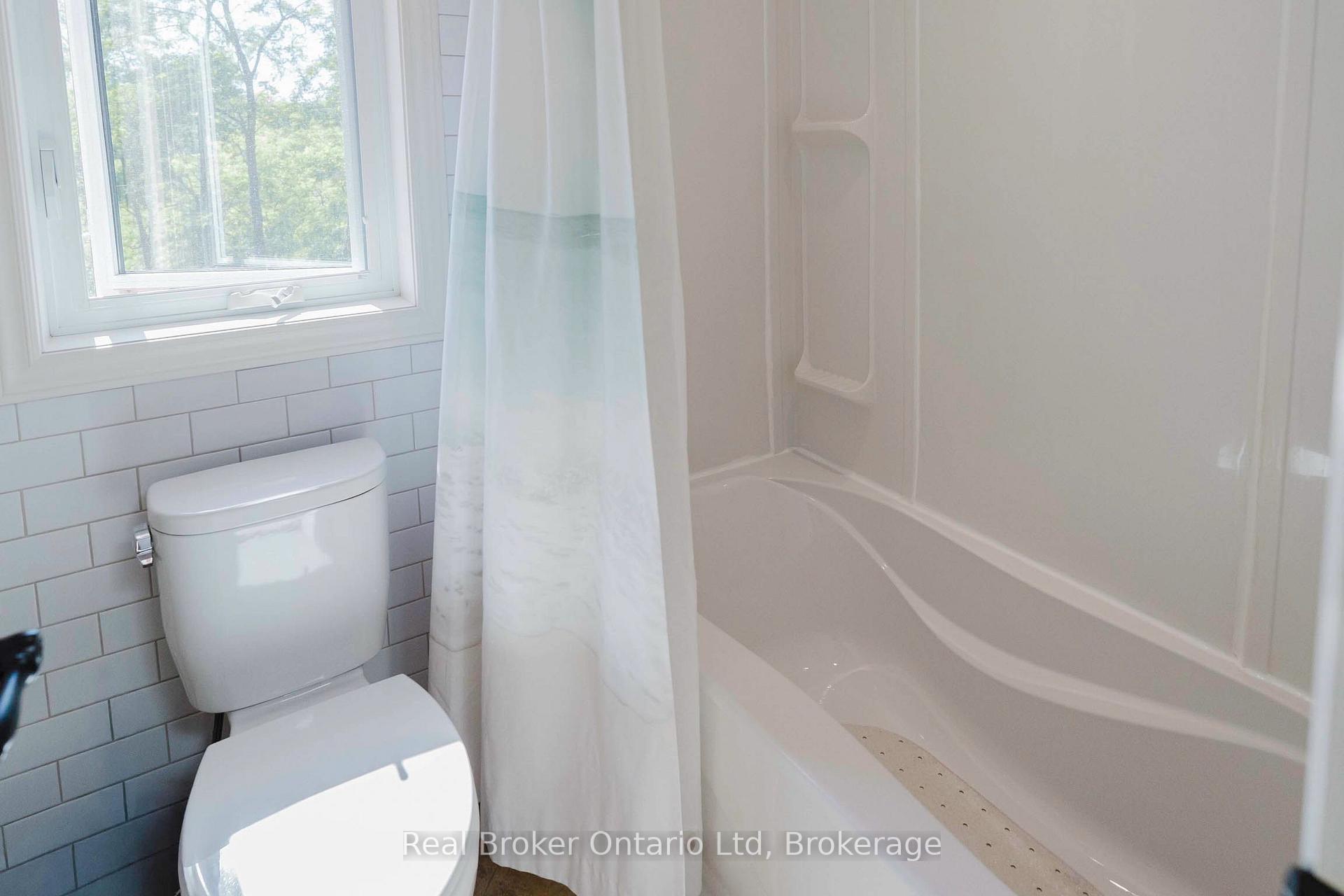 Photo 47 of 126 5th Avenue E, Owen Sound — HOMEH
