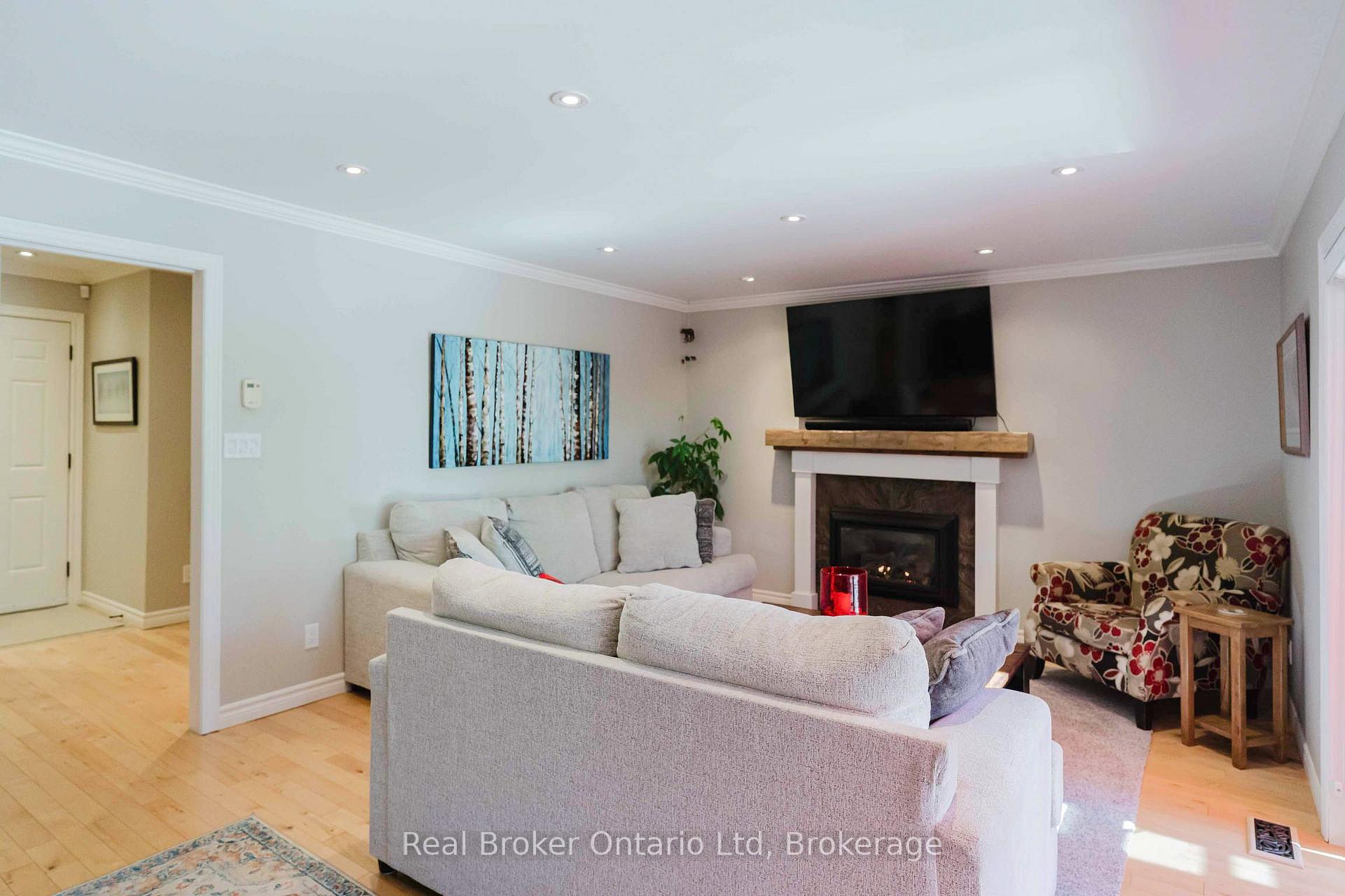 Photo 63 of 126 5th Avenue E, Owen Sound — HOMEH