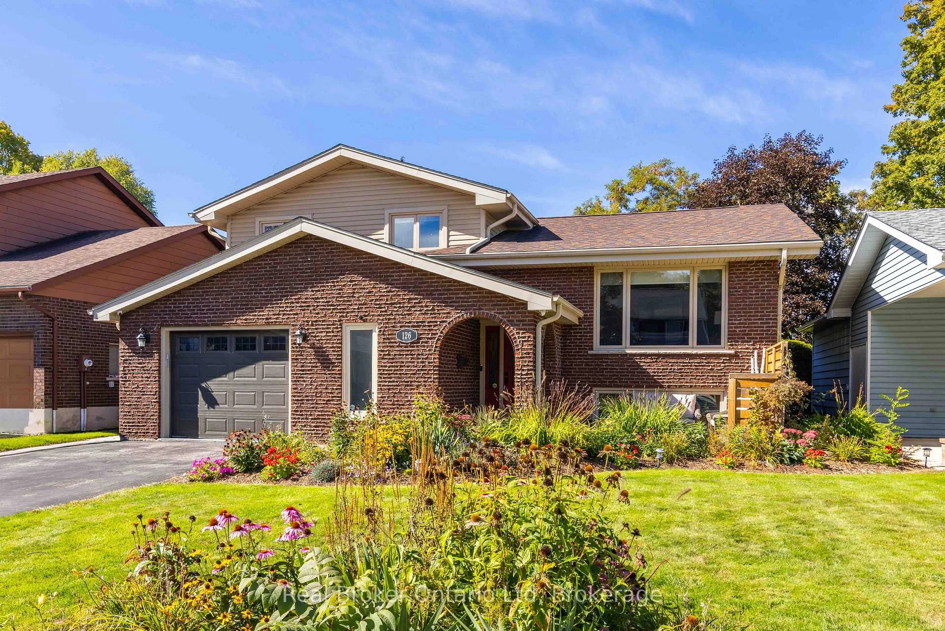 Photo of 126 5th Avenue E