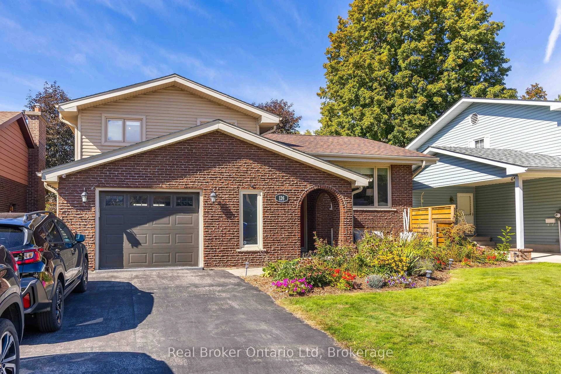 Photo 4 of 126 5th Avenue E, Owen Sound — HOMEH