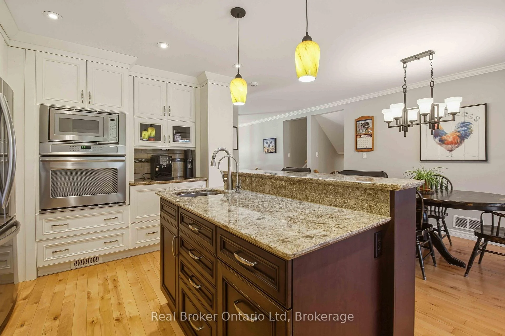 Photo 24 of 126 5th Avenue E, Owen Sound — HOMEH