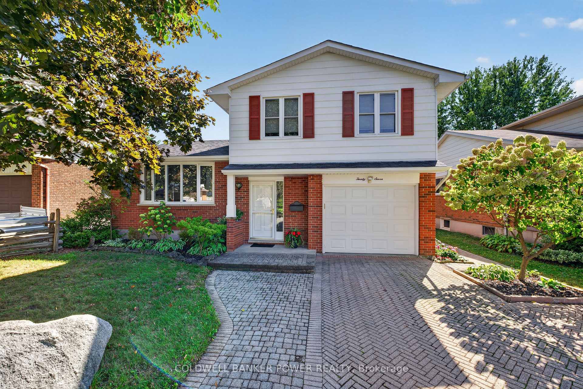 Photo 1 of 27 Concord Crescent, London, North I — HOMEH