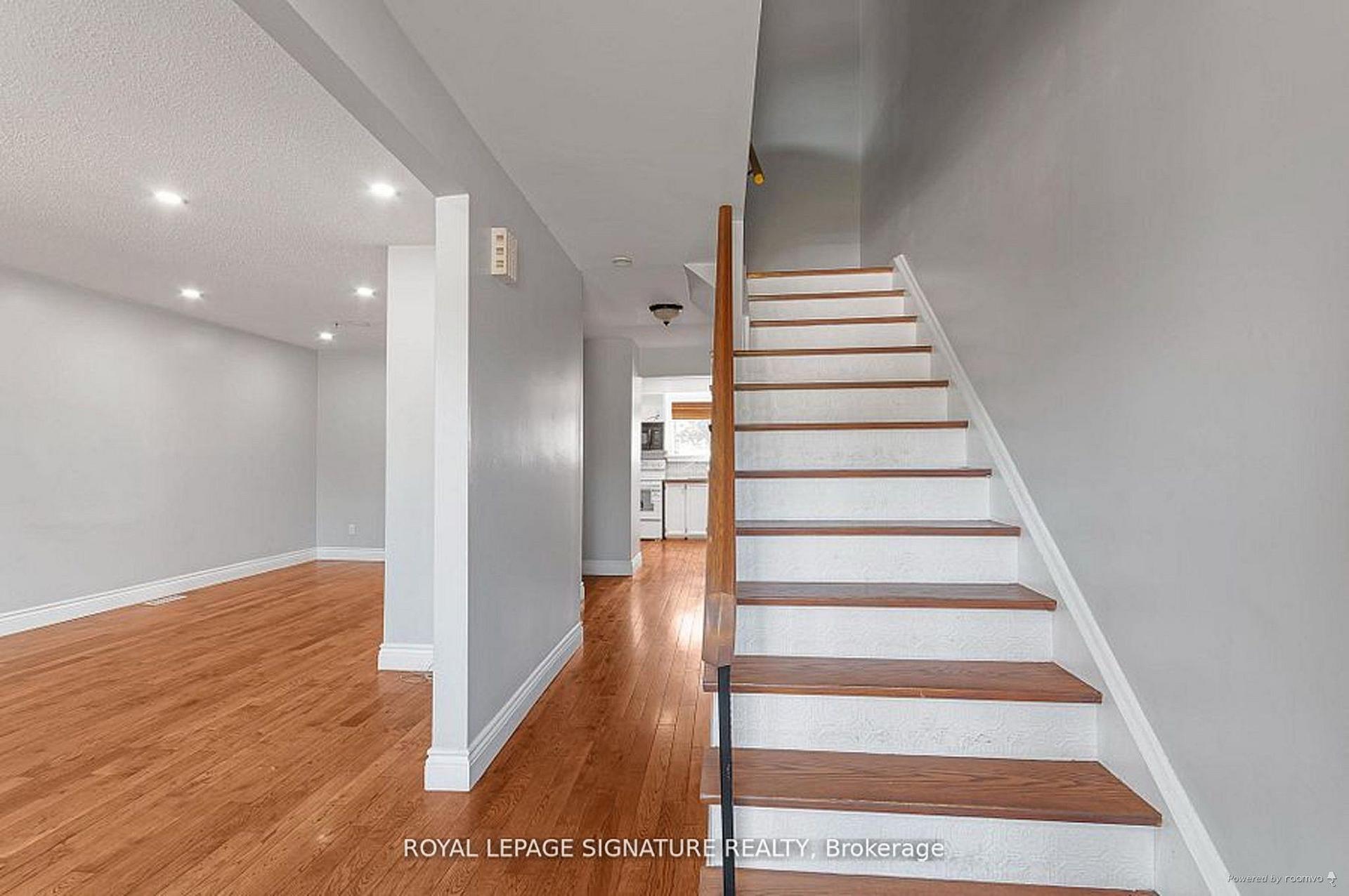 Photo 2 of 27 Daphne Crescent, Barrie, Cundles East — HOMEH