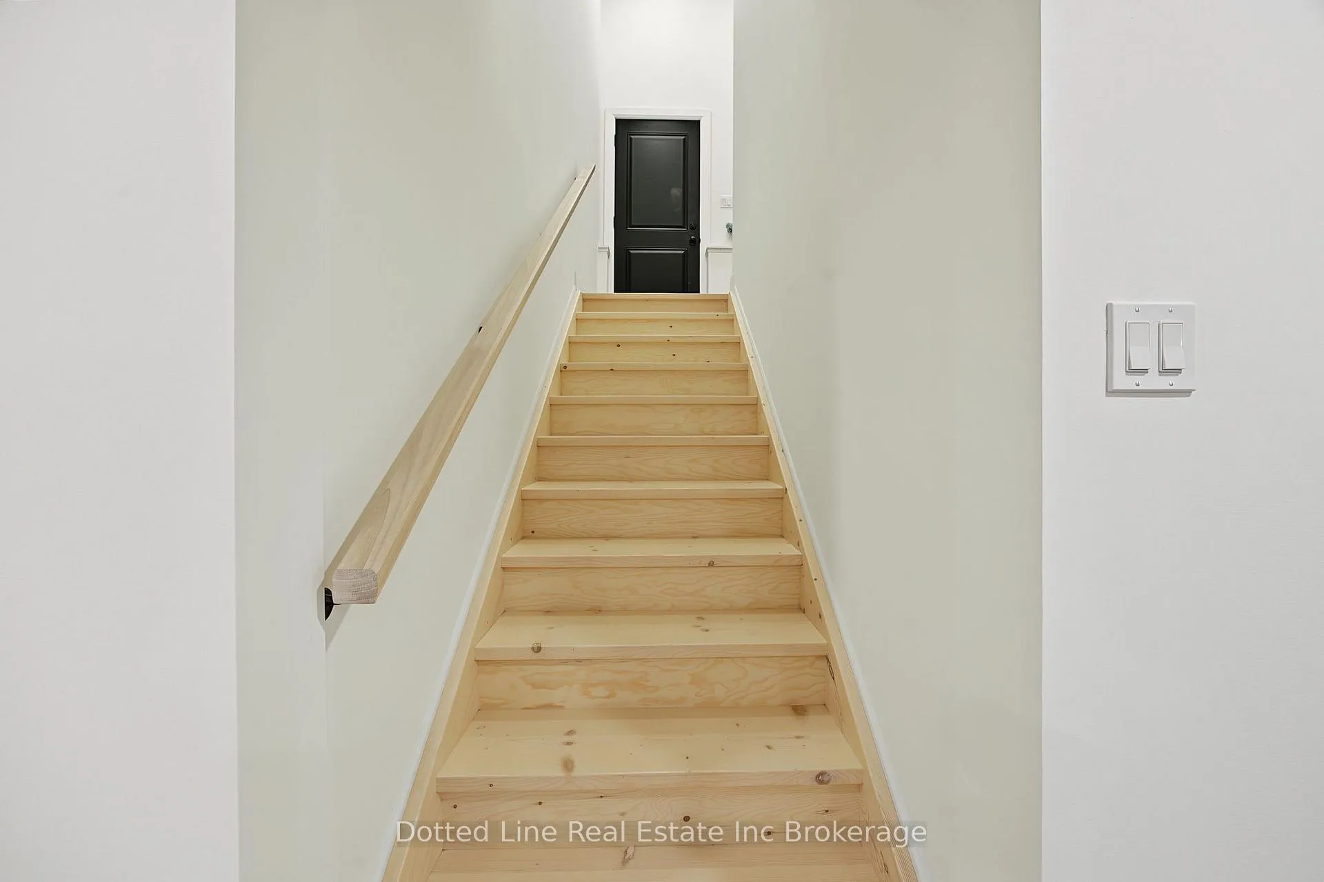 Photo 24 of 4 Charles Court, Bayham, Port Burwell — HOMEH