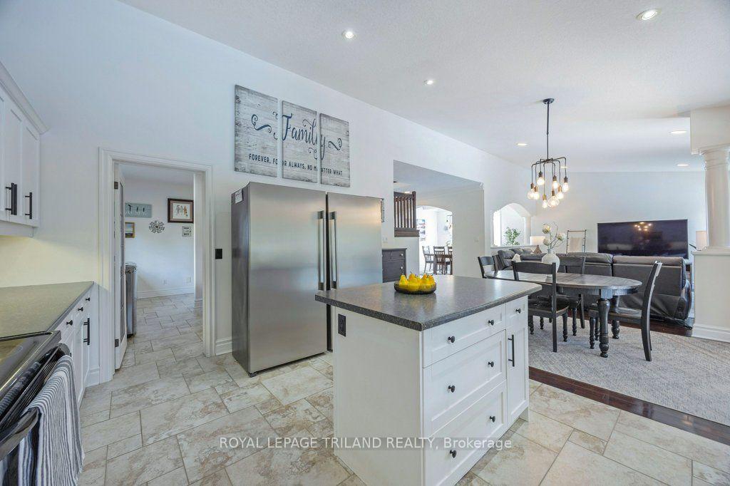 Photo 15 of 139 Skyline Avenue, London, North B — HOMEH