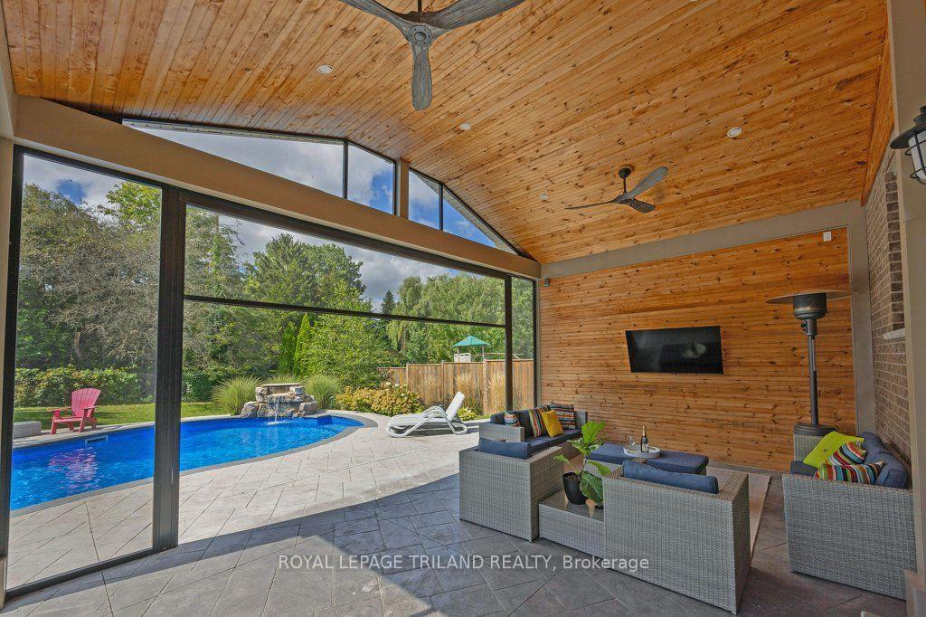 Photo 19 of 139 Skyline Avenue, London, North B — HOMEH