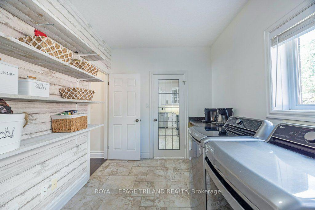Photo 23 of 139 Skyline Avenue, London, North B — HOMEH