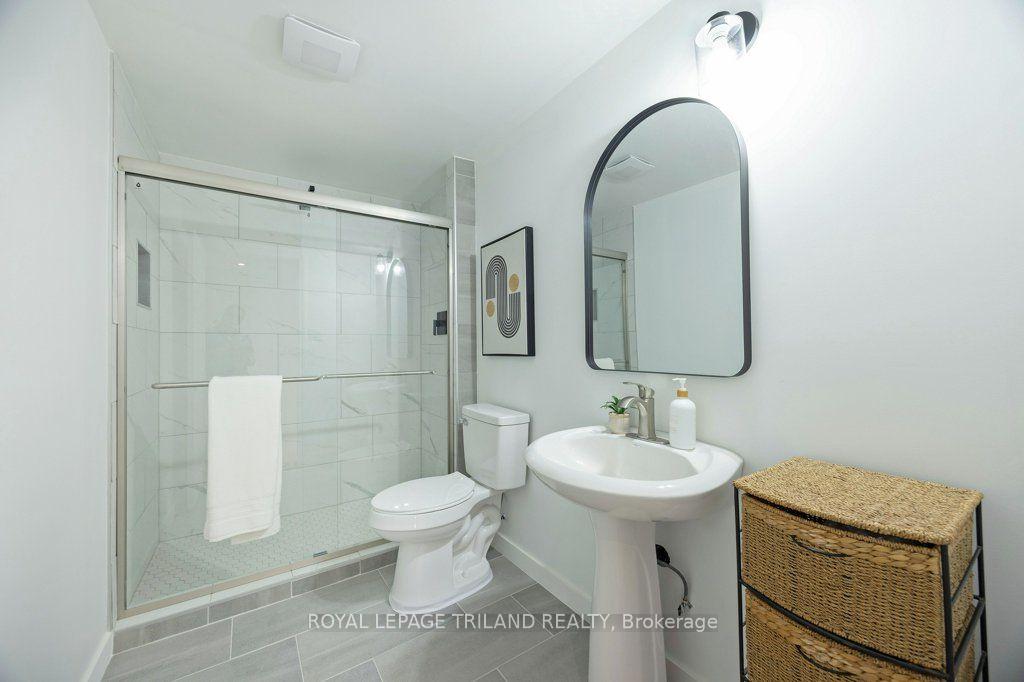 Photo 41 of 139 Skyline Avenue, London, North B — HOMEH