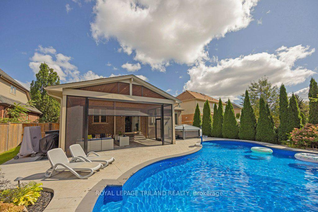 Photo 44 of 139 Skyline Avenue, London, North B — HOMEH