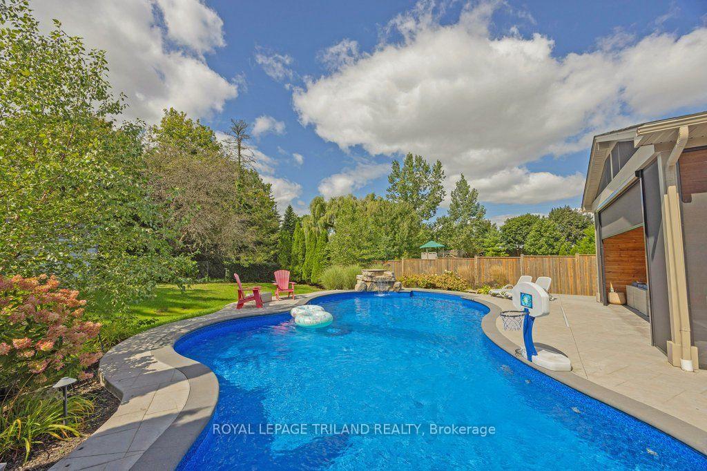Photo 46 of 139 Skyline Avenue, London, North B — HOMEH