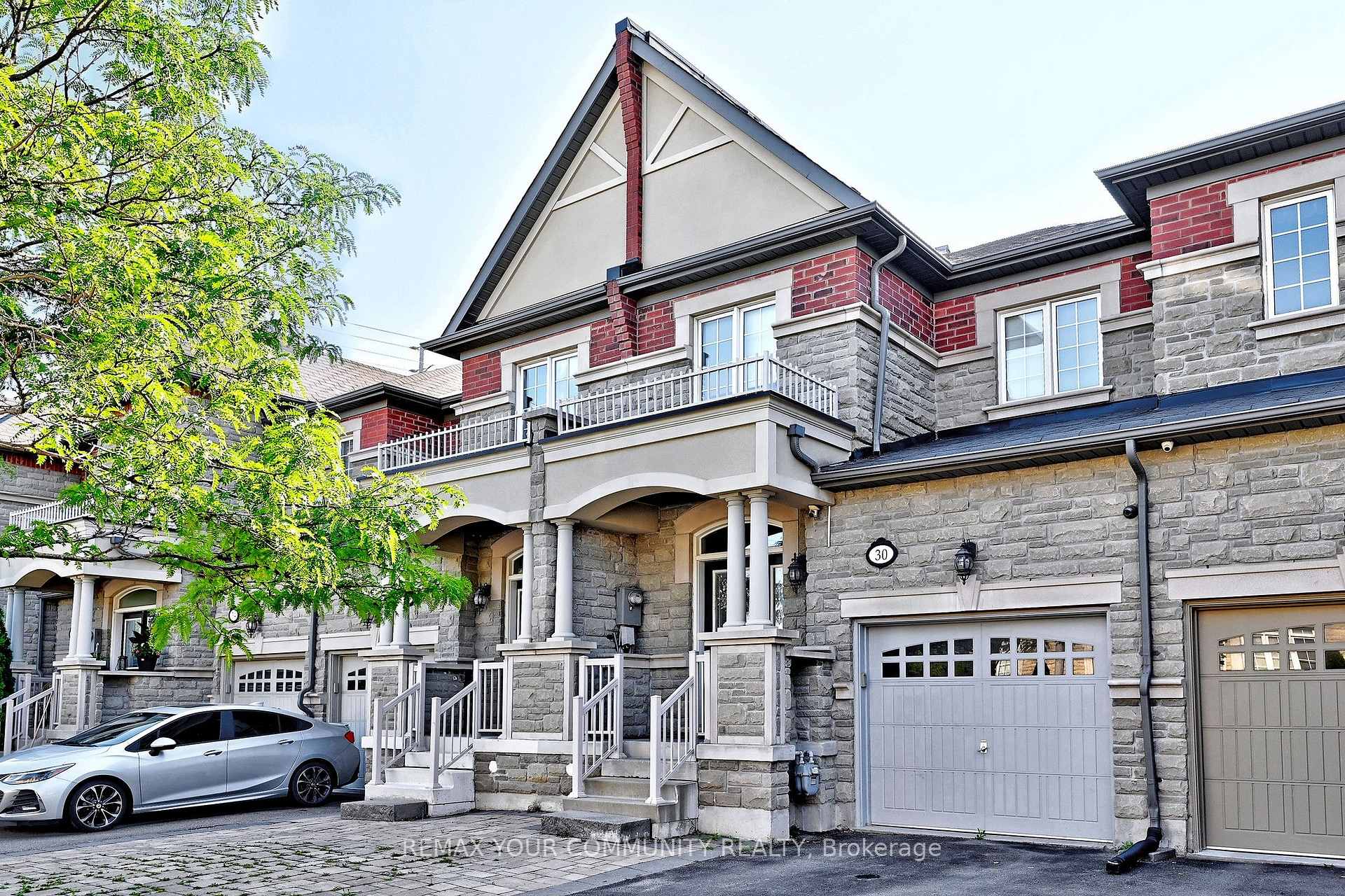 Photo 1 of 30 Spruce Pine Crescent, Vaughan, Patterson — HOMEH