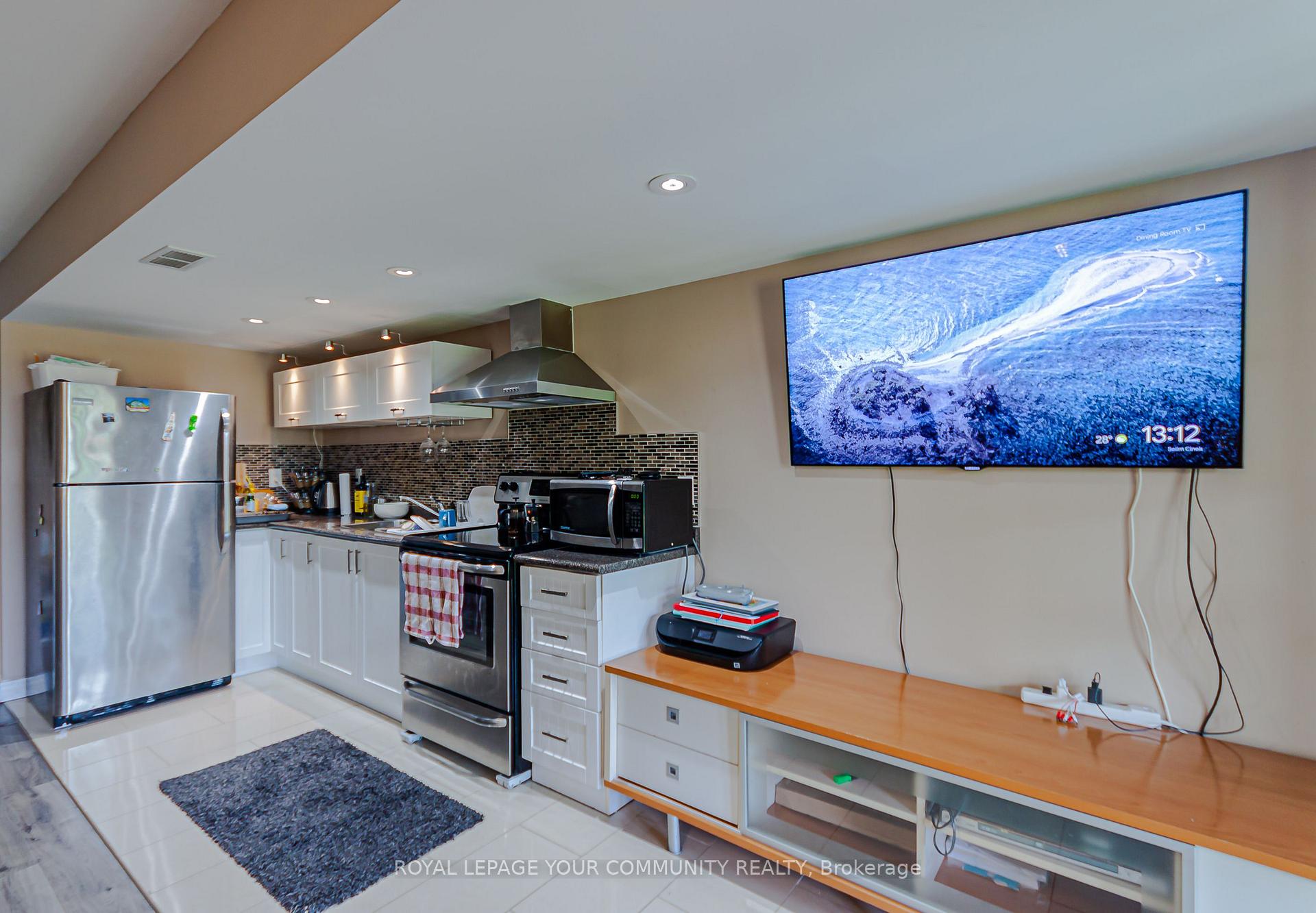 Photo 26 of 30 Spruce Pine Crescent, Vaughan, Patterson — HOMEH