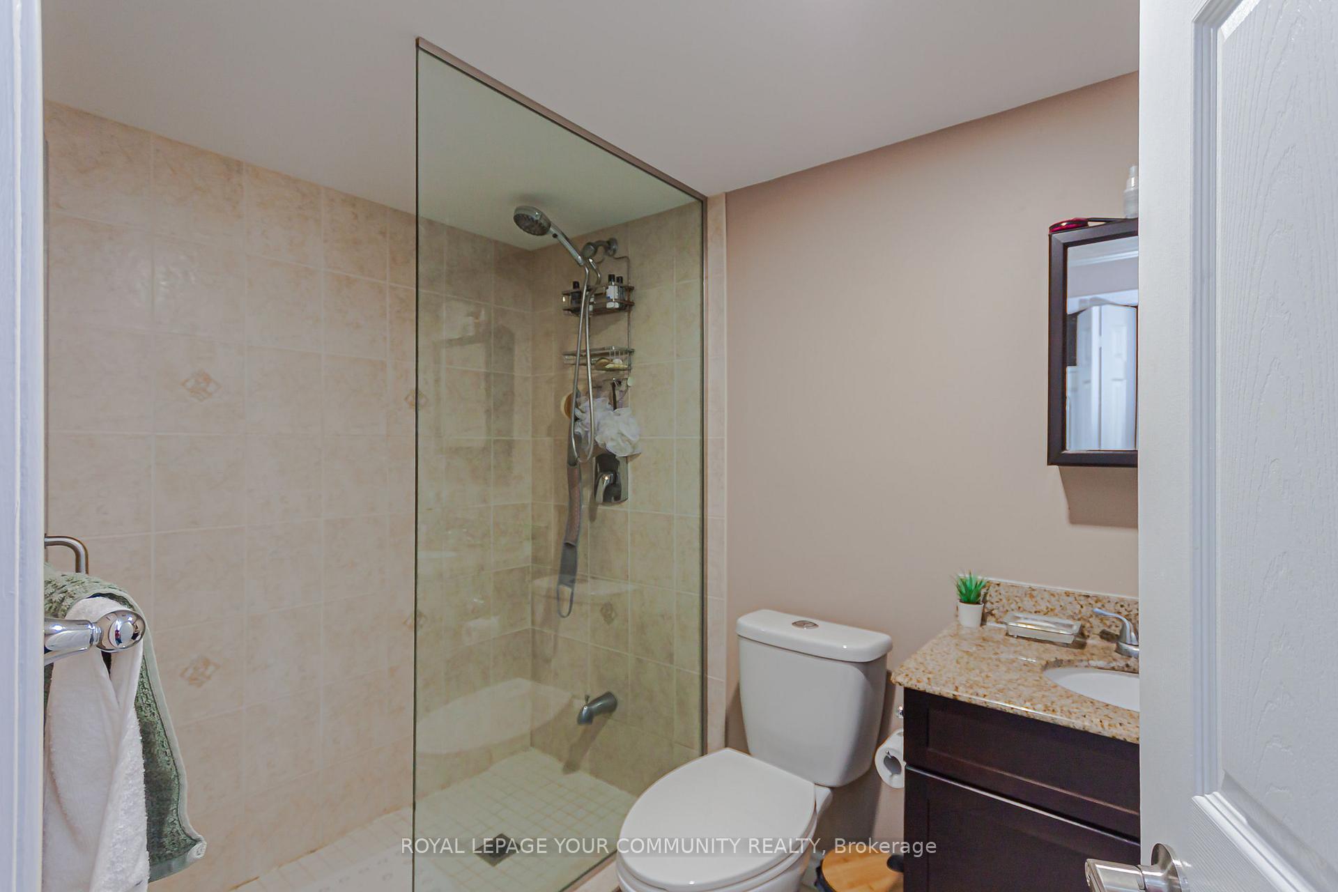 Photo 30 of 30 Spruce Pine Crescent, Vaughan, Patterson — HOMEH