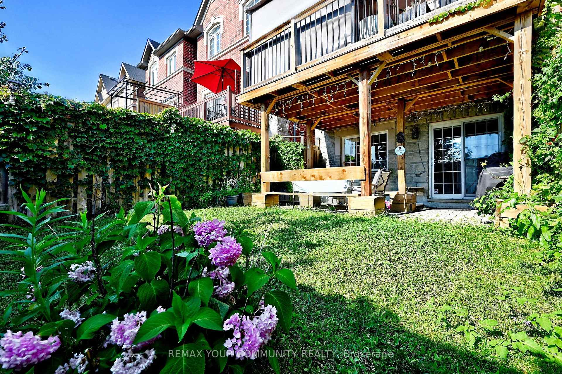 Photo 33 of 30 Spruce Pine Crescent, Vaughan, Patterson — HOMEH