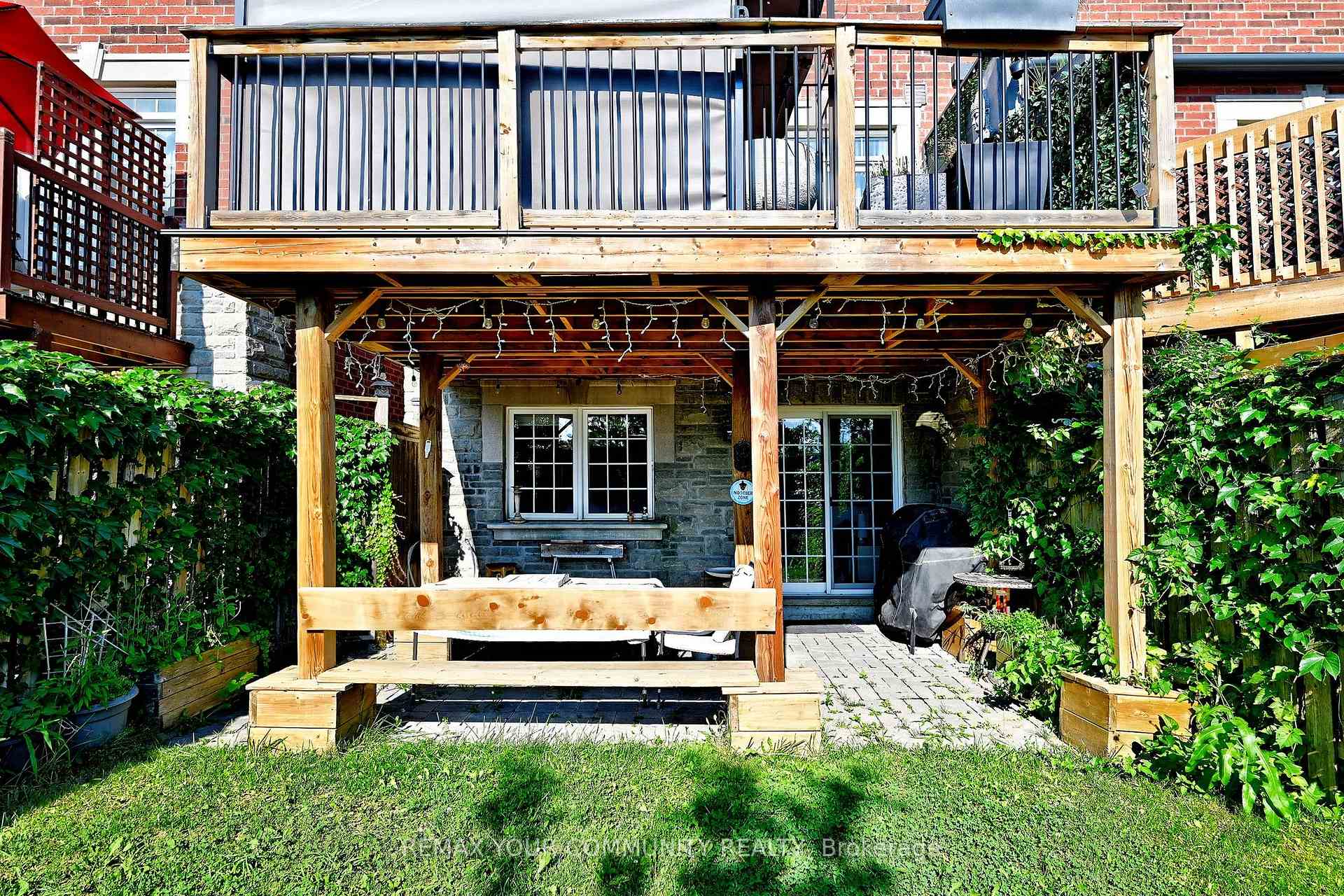 Photo 34 of 30 Spruce Pine Crescent, Vaughan, Patterson — HOMEH