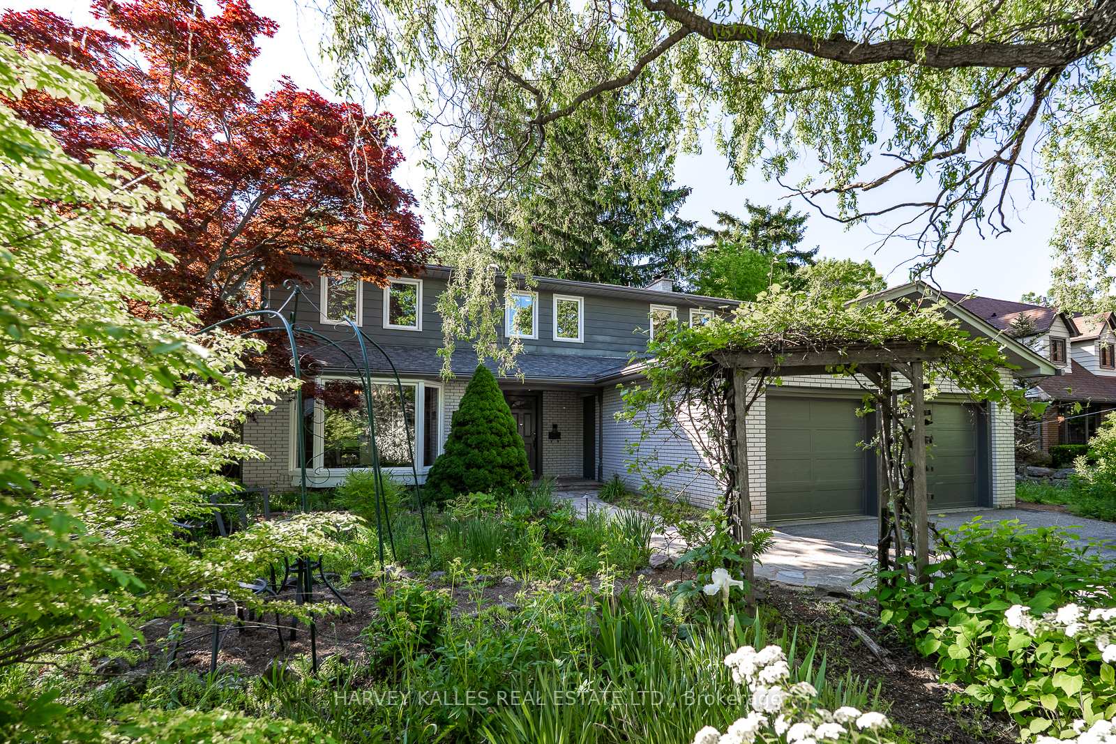 Photo 3 of 1033 Fair Birch Drive, Mississauga, Lorne Park — HOMEH