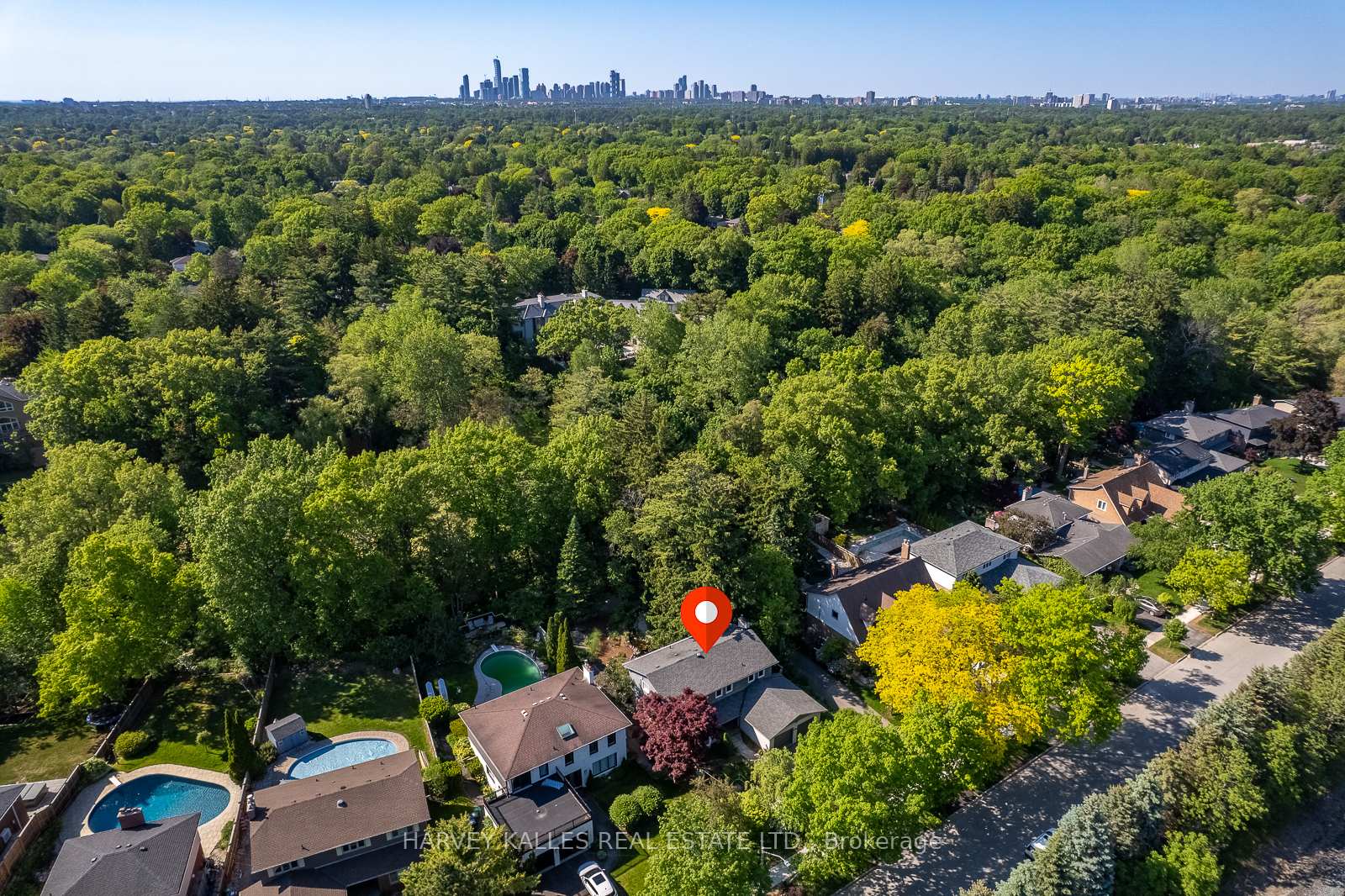 Photo 5 of 1033 Fair Birch Drive, Mississauga, Lorne Park — HOMEH