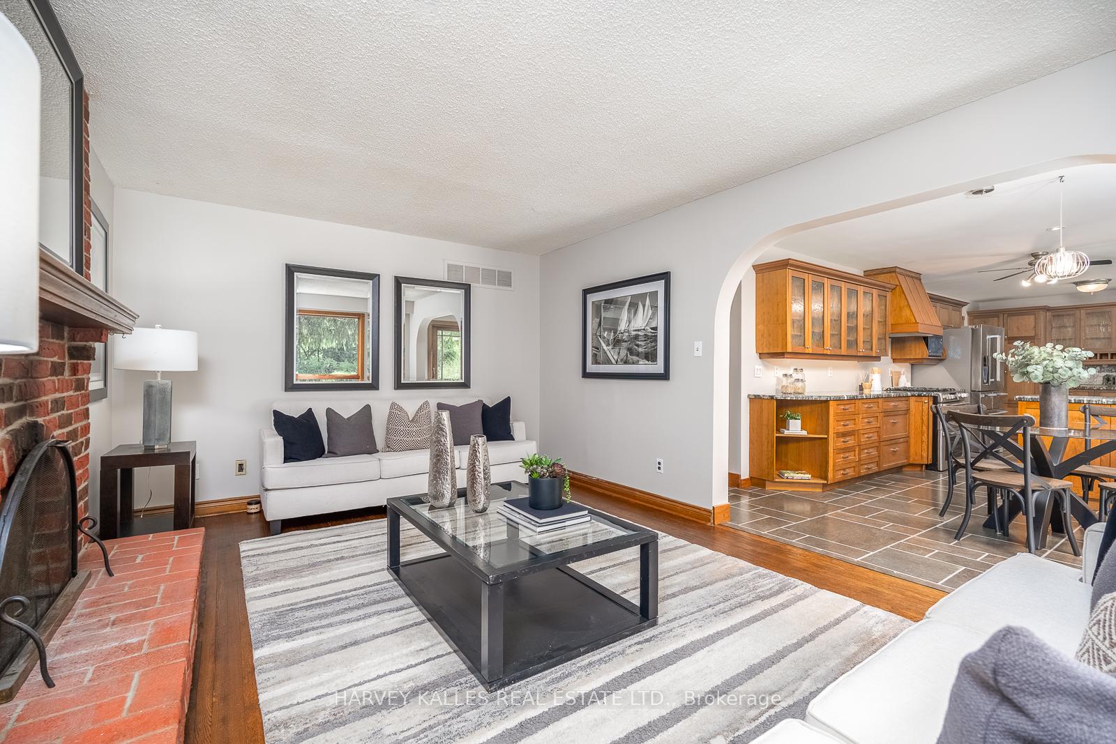 Photo 9 of 1033 Fair Birch Drive, Mississauga, Lorne Park — HOMEH