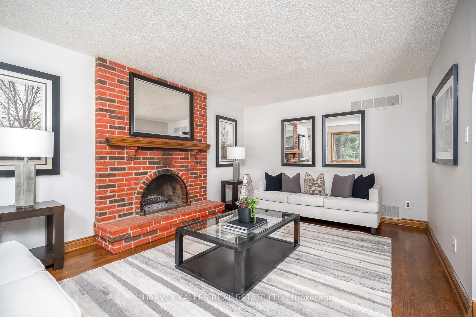 Photo 11 of 1033 Fair Birch Drive, Mississauga, Lorne Park — HOMEH