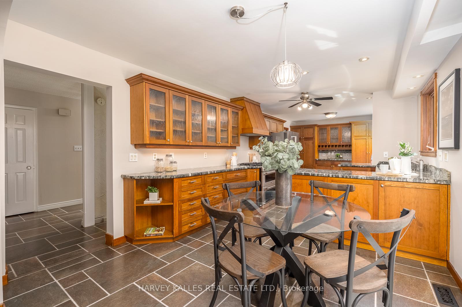 Photo 16 of 1033 Fair Birch Drive, Mississauga, Lorne Park — HOMEH
