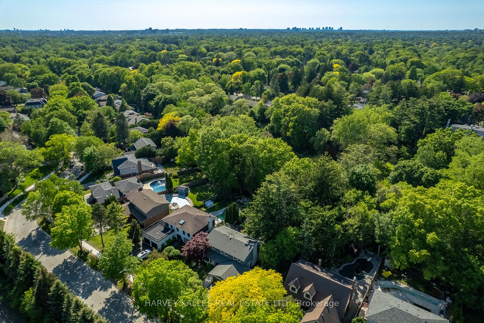 Photo 47 of 1033 Fair Birch Drive, Mississauga, Lorne Park — HOMEH