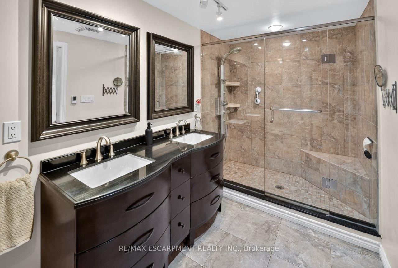 Photo 25 of Unit 32, 5 Carn Castle Gate, St. Catharines, Lakeshore — HOMEH