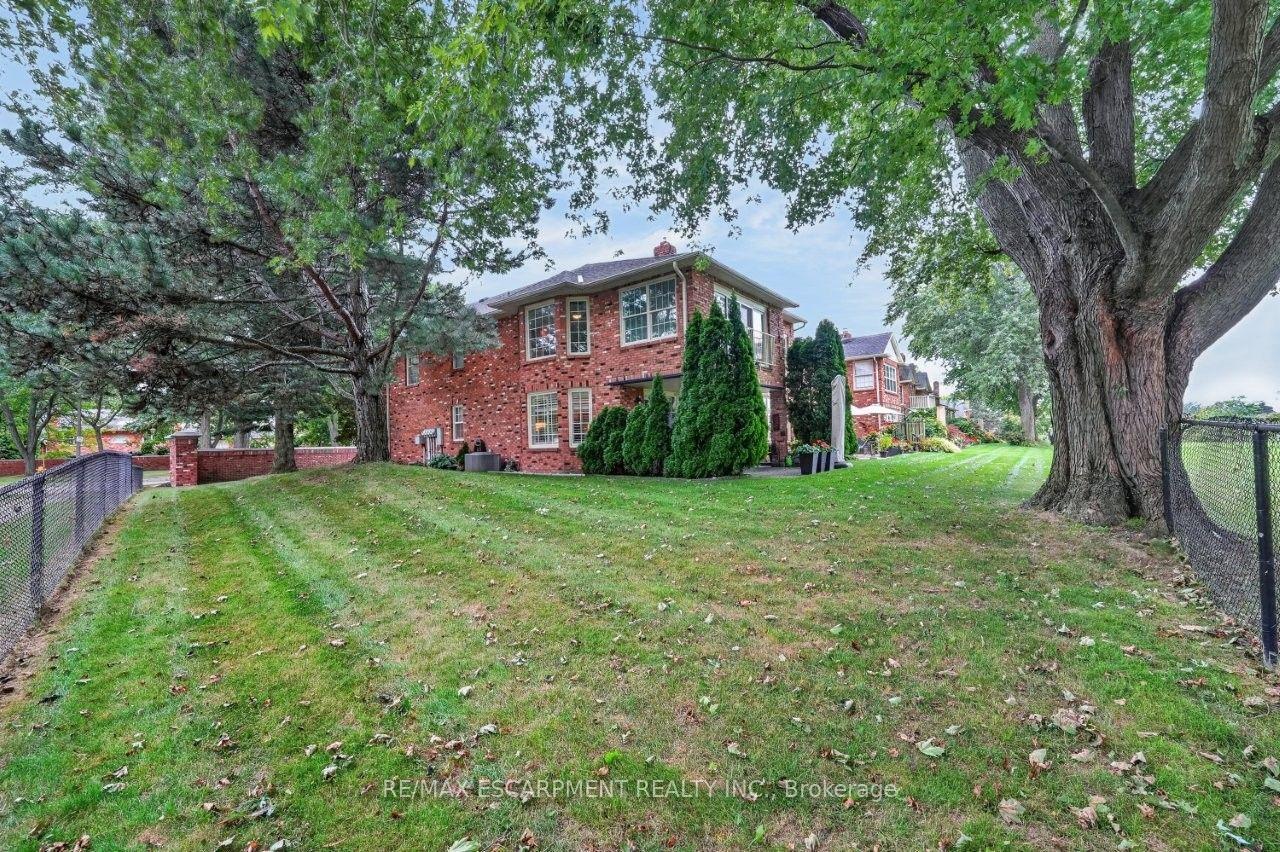 Photo 32 of Unit 32, 5 Carn Castle Gate, St. Catharines, Lakeshore — HOMEH
