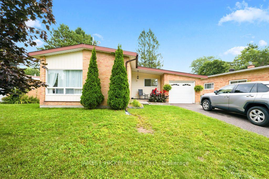 Photo 2 of 80 Frontenac Crescent, Deep River, Deep River — HOMEH